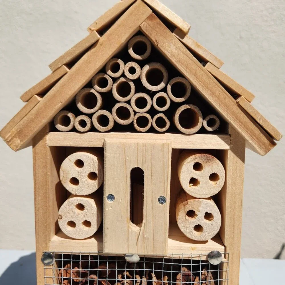 Insect Motel Hotel Garden Decor Mason Bee Home Ladybugs Cedar Wood Wooden Butter